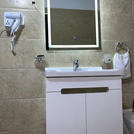 Bailey Pensionat Vlorë